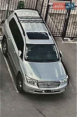 Внедорожник / Кроссовер Toyota Land Cruiser 2008 в 
