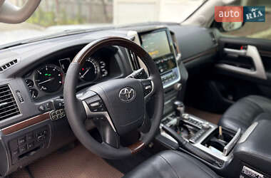 Позашляховик / Кросовер Toyota Land Cruiser 2017 в 