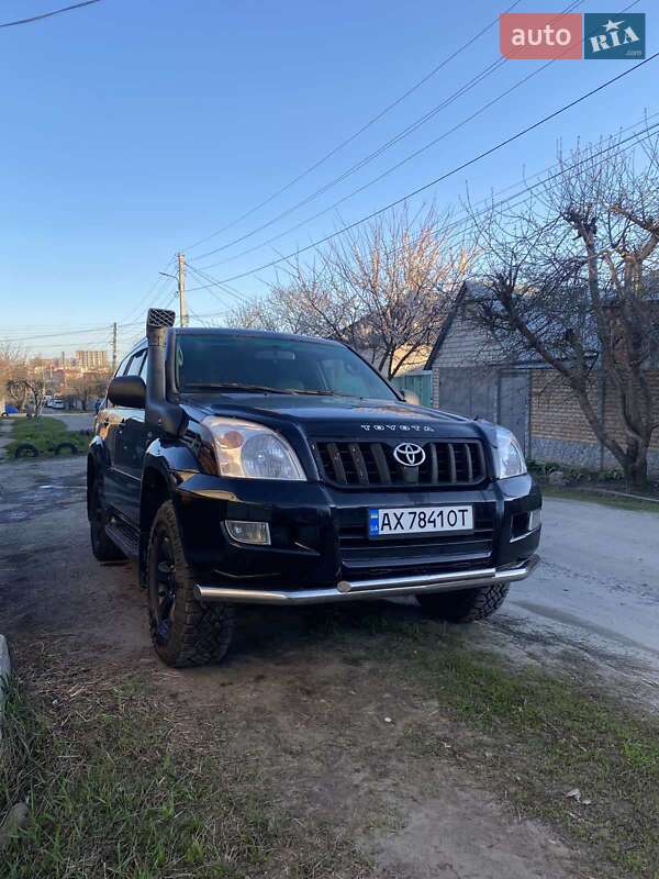 Внедорожник / Кроссовер Toyota Land Cruiser 2005 в 