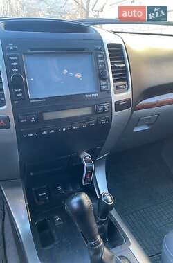 Внедорожник / Кроссовер Toyota Land Cruiser 2005 в 