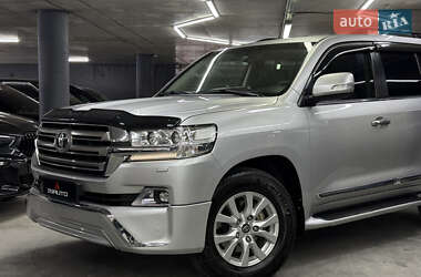 Внедорожник / Кроссовер Toyota Land Cruiser 2017 в 