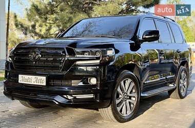Внедорожник / Кроссовер Toyota Land Cruiser 2016 в 