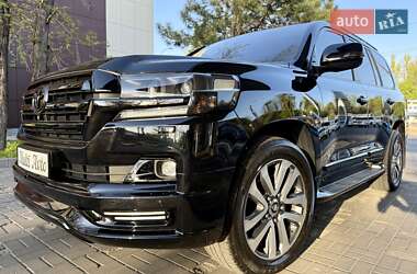 Внедорожник / Кроссовер Toyota Land Cruiser 2016 в 