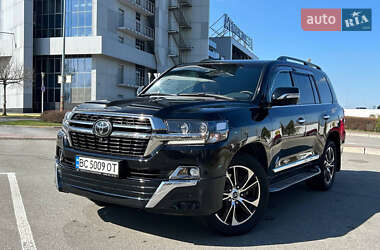 Внедорожник / Кроссовер Toyota Land Cruiser 2020 в 