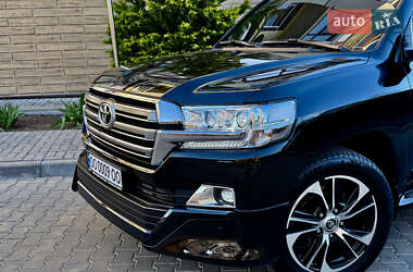 Позашляховик / Кросовер Toyota Land Cruiser 2020 в 