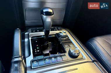 Позашляховик / Кросовер Toyota Land Cruiser 2020 в 
