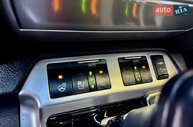 Позашляховик / Кросовер Toyota Land Cruiser 2020 в 
