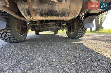 Внедорожник / Кроссовер Toyota Land Cruiser 2001 в 