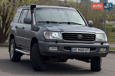 Внедорожник / Кроссовер Toyota Land Cruiser 2002 в 