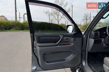 Внедорожник / Кроссовер Toyota Land Cruiser 2002 в 