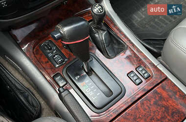 Внедорожник / Кроссовер Toyota Land Cruiser 2002 в 