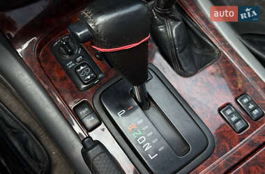 Внедорожник / Кроссовер Toyota Land Cruiser 2002 в 