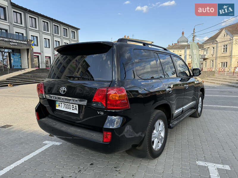Позашляховик / Кросовер Toyota Land Cruiser 2013 в Коломиї