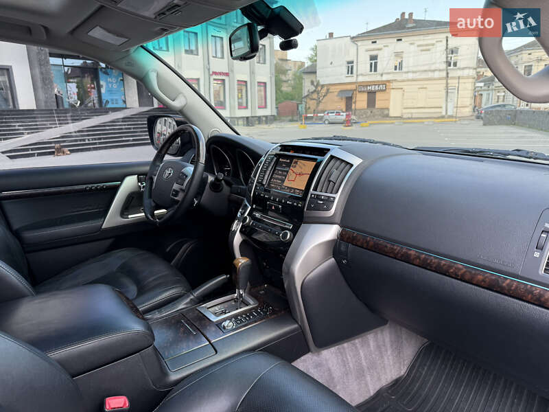 Позашляховик / Кросовер Toyota Land Cruiser 2013 в Коломиї