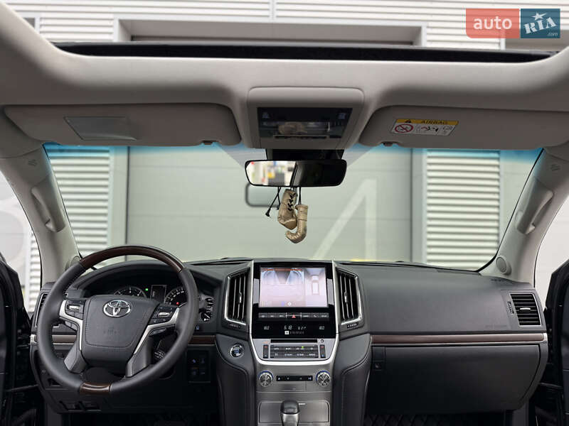 Внедорожник / Кроссовер Toyota Land Cruiser 2017 в Киеве