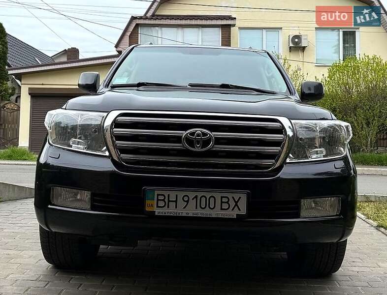 Позашляховик / Кросовер Toyota Land Cruiser 2010 в 