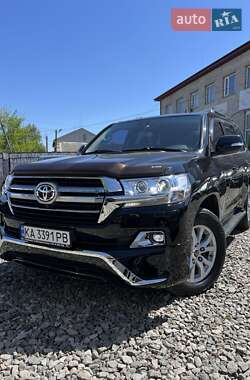 Внедорожник / Кроссовер Toyota Land Cruiser 2015 в 