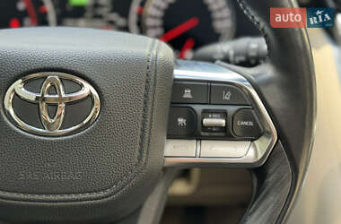 Позашляховик / Кросовер Toyota Land Cruiser 2021 в 