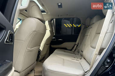 Позашляховик / Кросовер Toyota Land Cruiser 2021 в 
