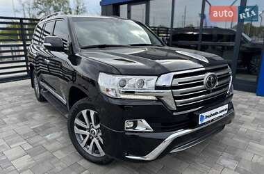 Внедорожник / Кроссовер Toyota Land Cruiser 2018 в 