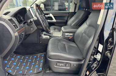 Внедорожник / Кроссовер Toyota Land Cruiser 2018 в 