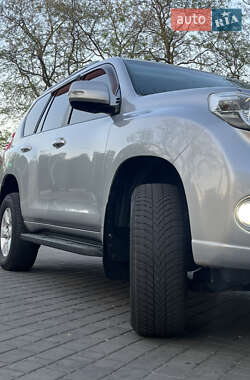 Позашляховик / Кросовер Toyota Land Cruiser 2013 в 