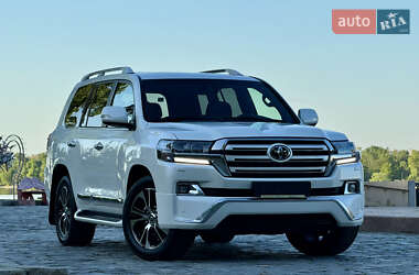 Внедорожник / Кроссовер Toyota Land Cruiser 2017 в 