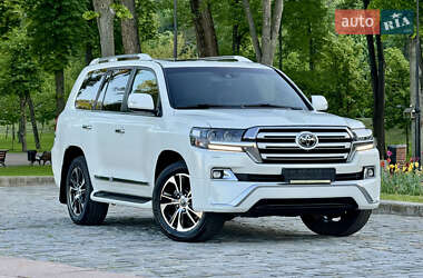 Внедорожник / Кроссовер Toyota Land Cruiser 2017 в 