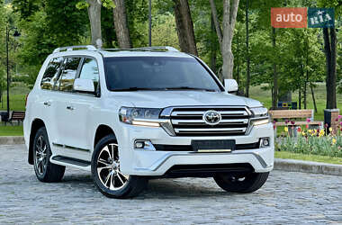 Внедорожник / Кроссовер Toyota Land Cruiser 2017 в 