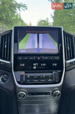 Внедорожник / Кроссовер Toyota Land Cruiser 2017 в 