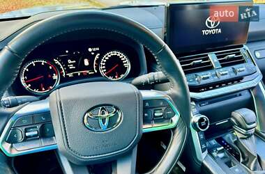 Внедорожник / Кроссовер Toyota Land Cruiser 2022 в 