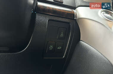 Позашляховик / Кросовер Toyota Land Cruiser 2012 в 