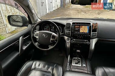 Позашляховик / Кросовер Toyota Land Cruiser 2012 в 