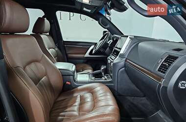 Внедорожник / Кроссовер Toyota Land Cruiser 2018 в 