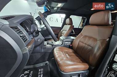 Внедорожник / Кроссовер Toyota Land Cruiser 2018 в 