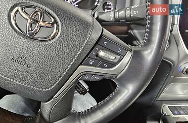 Внедорожник / Кроссовер Toyota Land Cruiser 2018 в 