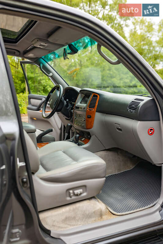 Позашляховик / Кросовер Toyota Land Cruiser 2006 в Трускавці фото 31 Позашляховик / Кросовер Toyota Land Cruiser 2006 в Трускавці