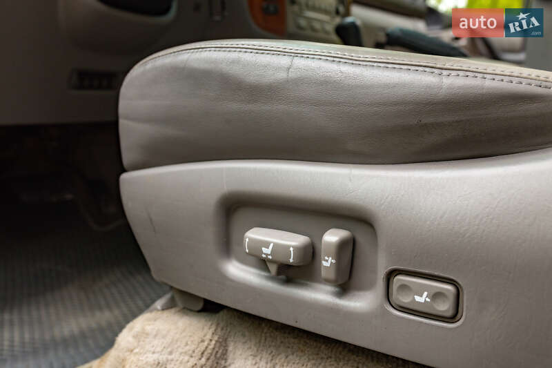 Позашляховик / Кросовер Toyota Land Cruiser 2006 в Трускавці фото 51 Позашляховик / Кросовер Toyota Land Cruiser 2006 в Трускавці