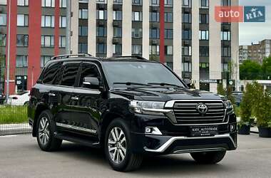 Внедорожник / Кроссовер Toyota Land Cruiser 2017 в 