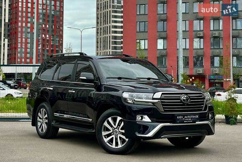 Внедорожник / Кроссовер Toyota Land Cruiser 2017 в 