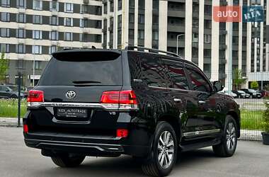 Внедорожник / Кроссовер Toyota Land Cruiser 2017 в 