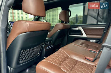 Внедорожник / Кроссовер Toyota Land Cruiser 2017 в 