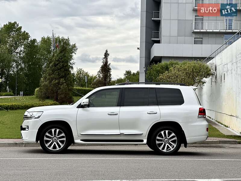 Позашляховик / Кросовер Toyota Land Cruiser 2017 в Києві