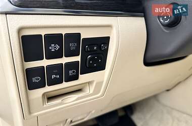 Позашляховик / Кросовер Toyota Land Cruiser 2017 в 
