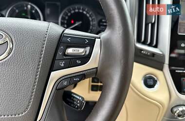 Позашляховик / Кросовер Toyota Land Cruiser 2017 в 