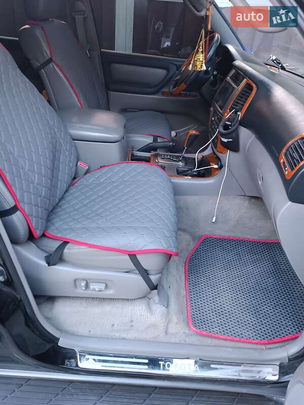 Внедорожник / Кроссовер Toyota Land Cruiser 2006 в Черновцах