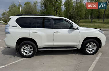 Внедорожник / Кроссовер Toyota Land Cruiser 2012 в 