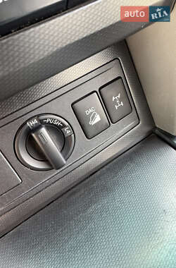 Внедорожник / Кроссовер Toyota Land Cruiser 2012 в 