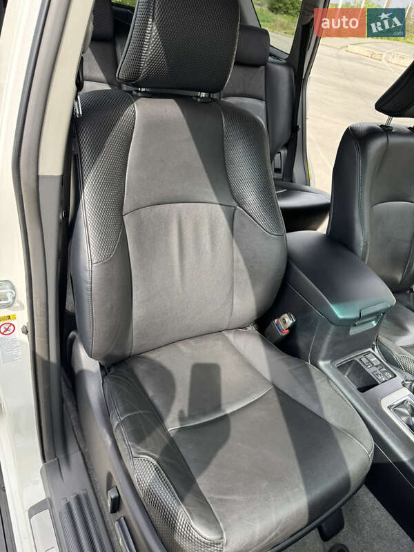 Внедорожник / Кроссовер Toyota Land Cruiser 2012 в Синельниково