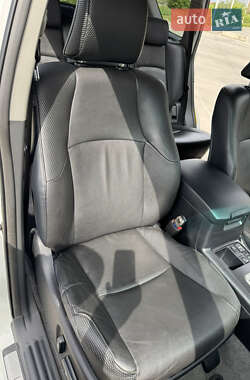 Внедорожник / Кроссовер Toyota Land Cruiser 2012 в 